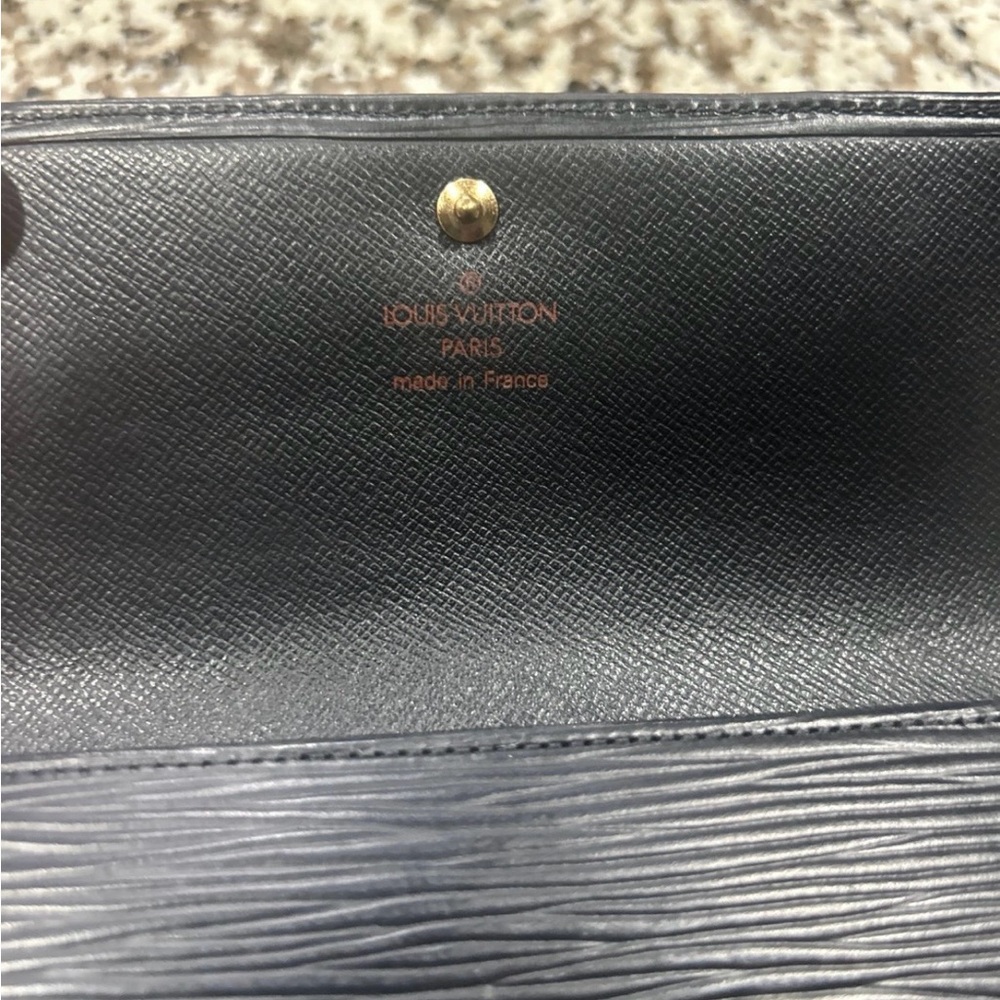 Louis Vuitton Porte Tresor Black Epi Leather Wallet - Picture 2 of 6